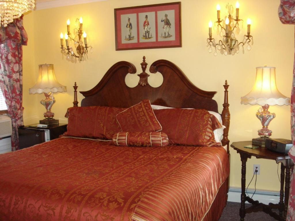 The Bradford Carver Guest House Provincetown Room photo