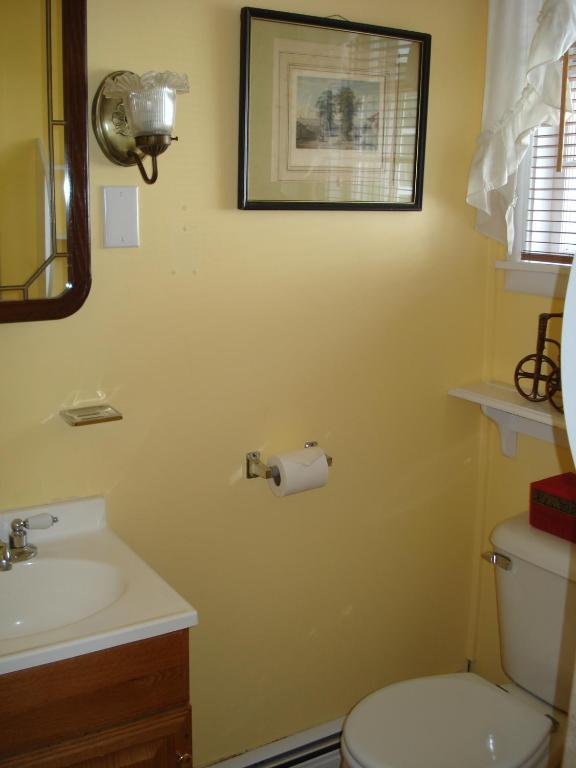 The Bradford Carver Guest House Provincetown Room photo